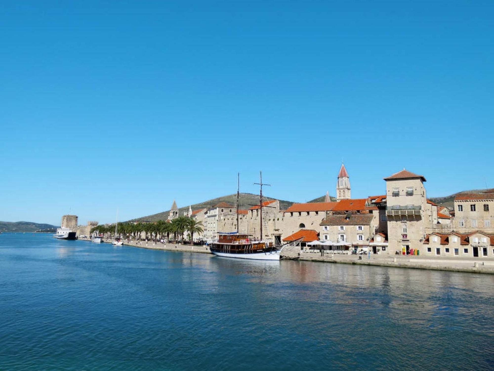 Apartments Sollis Trogir Room photo